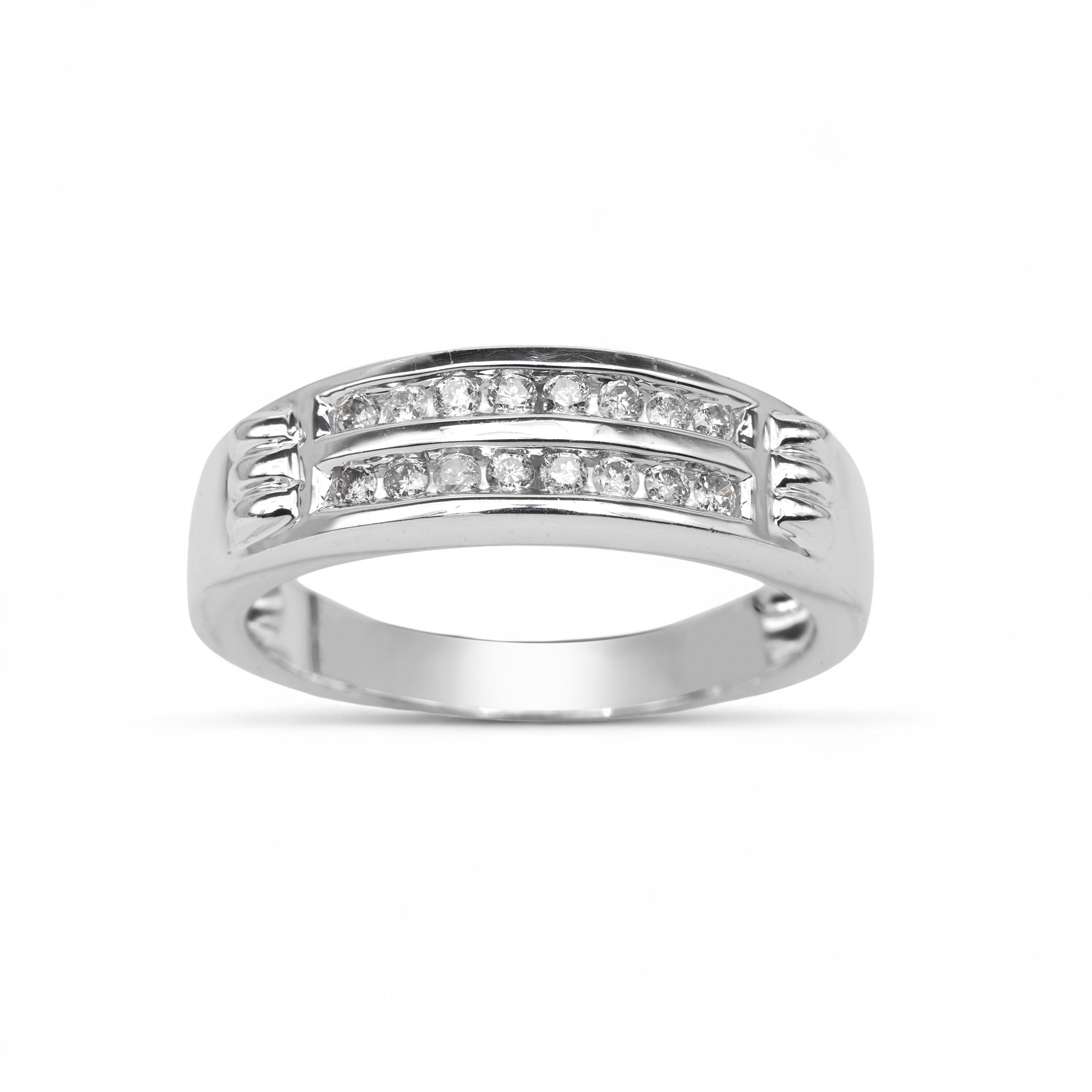 Anillo de boda de oro blanco de 14K con dos filas de diamantes de 0.65 quilates