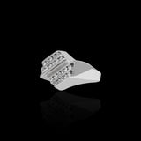 Anillo de oro blanco de 14 quilates con diamantes naturales de 1,00 quilates en engaste de canal diagonal escalonado