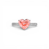 Anillo de oro blanco de 14 quilates con diamante de laboratorio en forma de corazón de 3,10 quilates